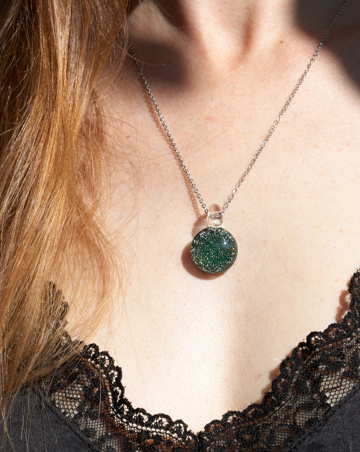 Gedenkschmuck Ascheschmuck Tierhaarschmuck Kette Asche Trauerschmuck grün glitzernd  - Andenken an verstorbenes Haustier - Urne - Glas personalisiert