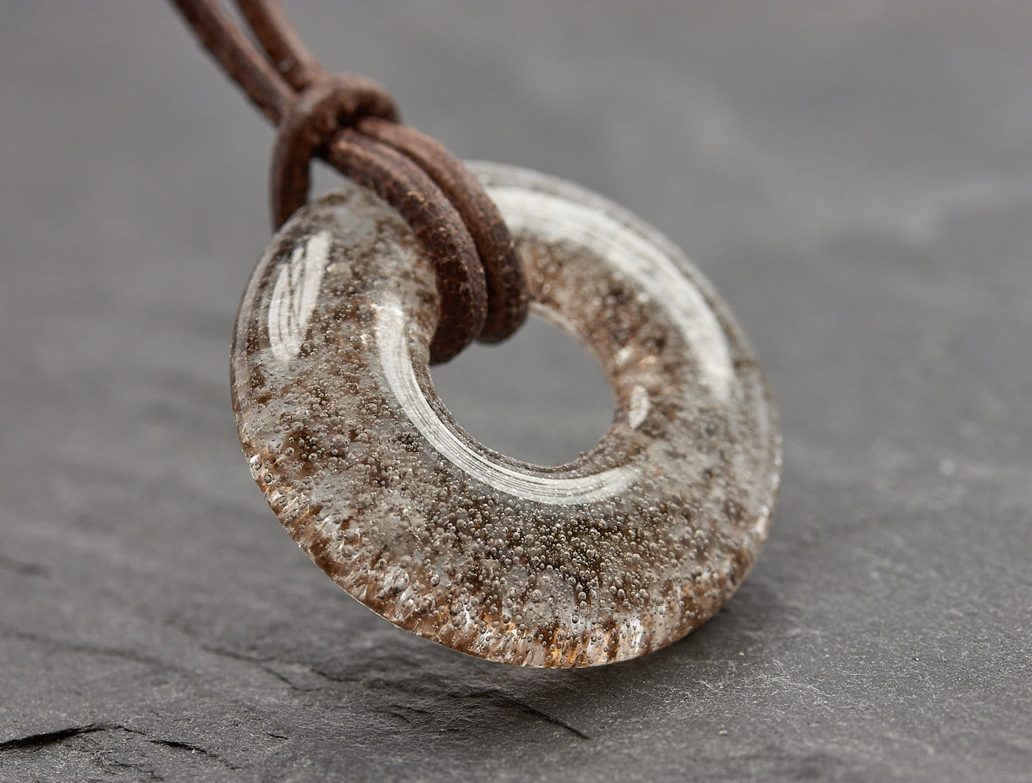 Gedenkschmuck Kette Circle braun Asche - Andenken an verstorbenes Haustier - Urne - Glas